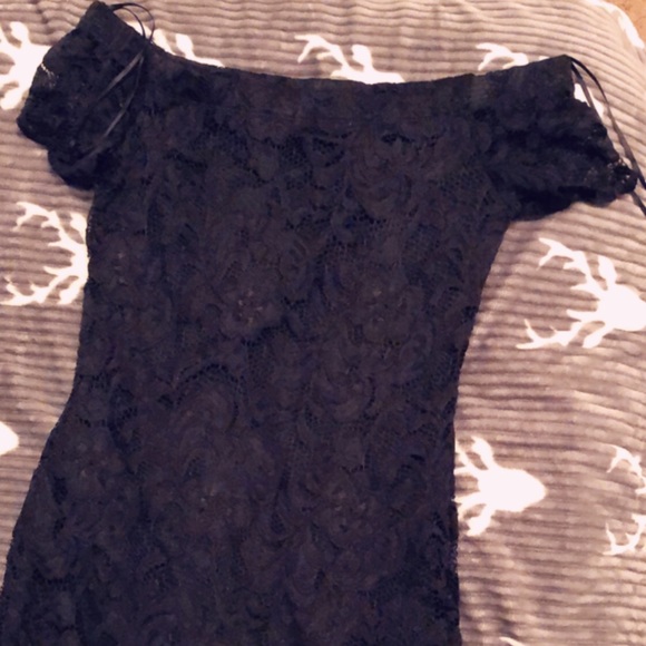 Black Classy Dress 🥀 - Picture 3 of 3